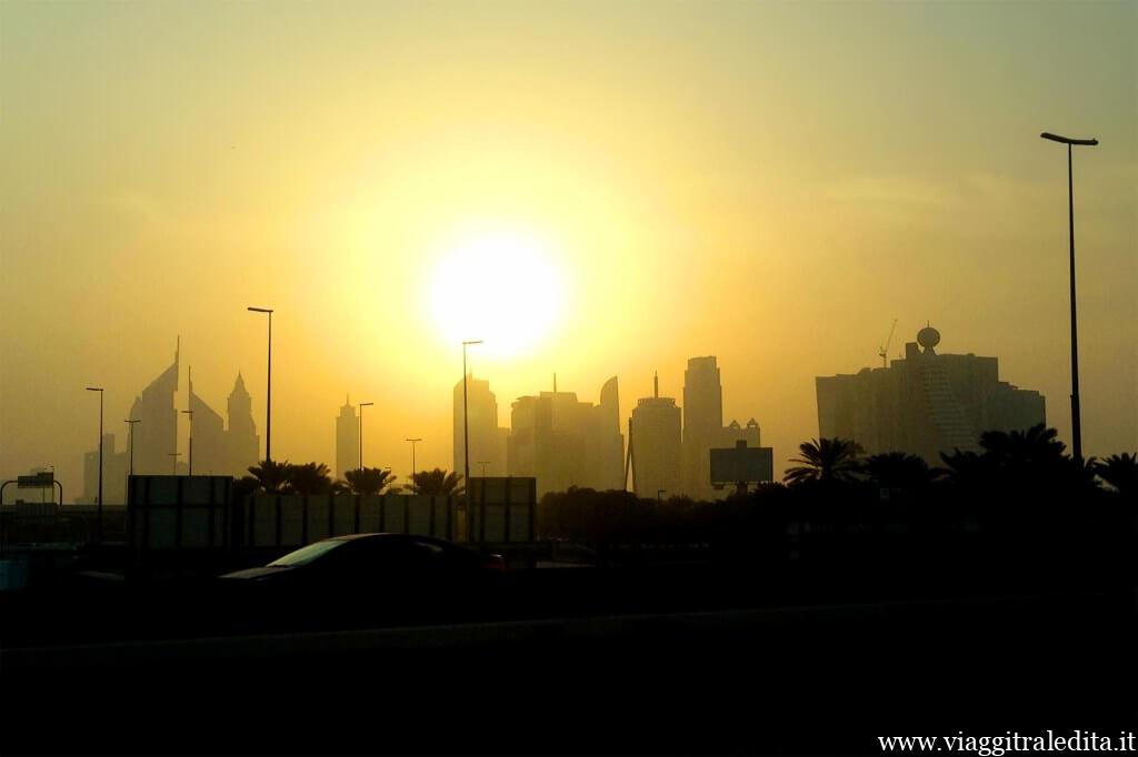 Tramonto sulla skyline di Dubai