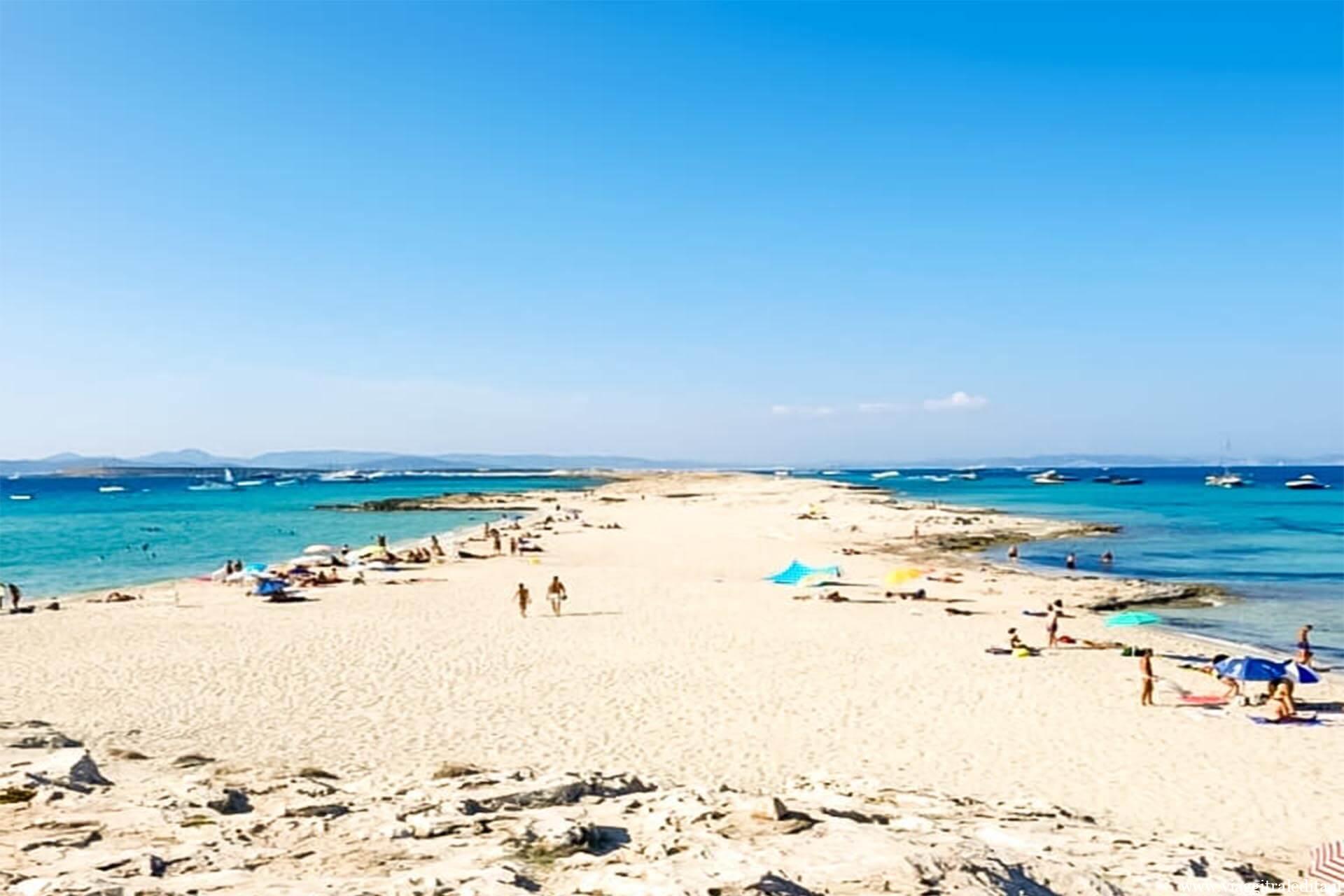 Es Pas, punta settentrionale di Formentera, dove le piagge di Llevant e Illetes si uniscono