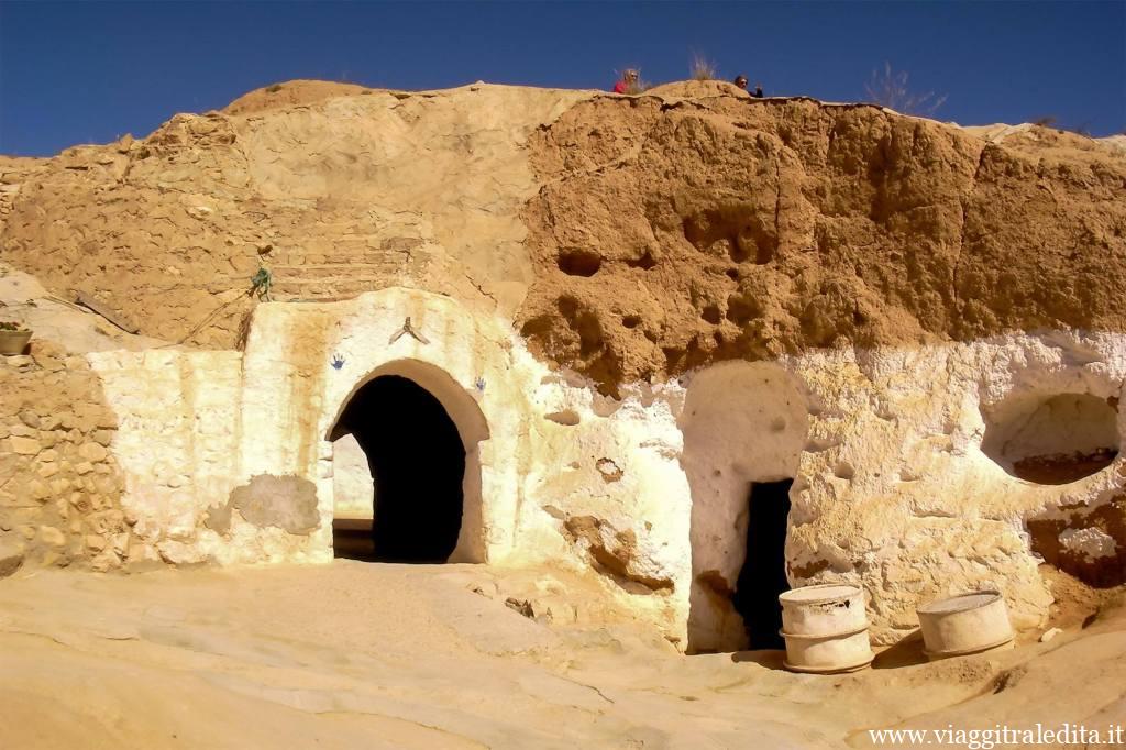 Antiche abitazioni nel deserto presso Gabès