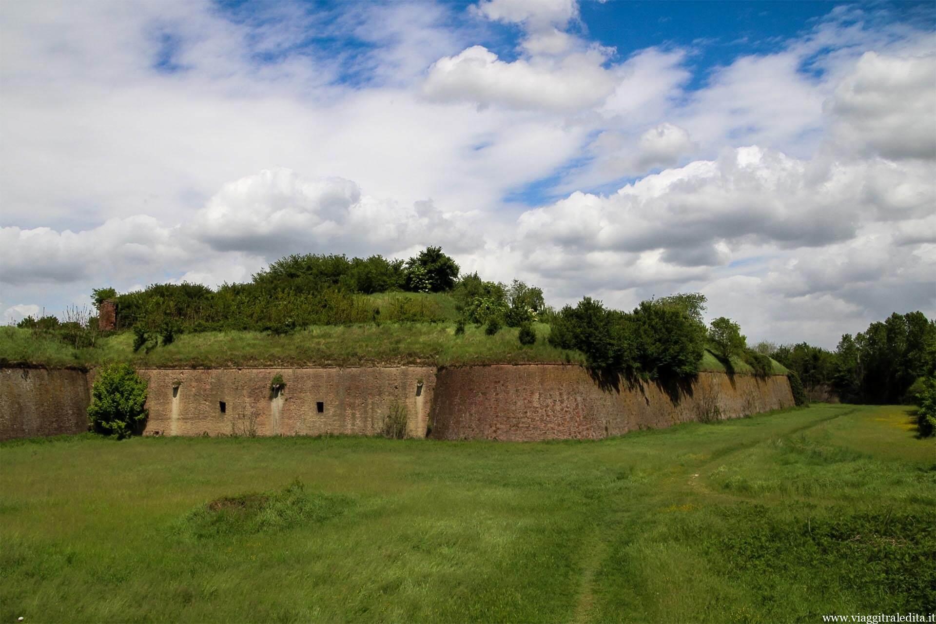 Mura esterne e fossato